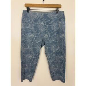 Intro Love the Fit Petite XL Capri Leggings | Tummy Control | Blue Floral Print